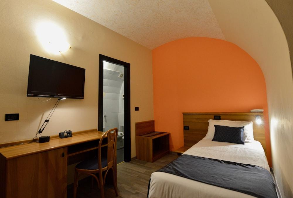Hotel Europa Генуя Екстер'єр фото