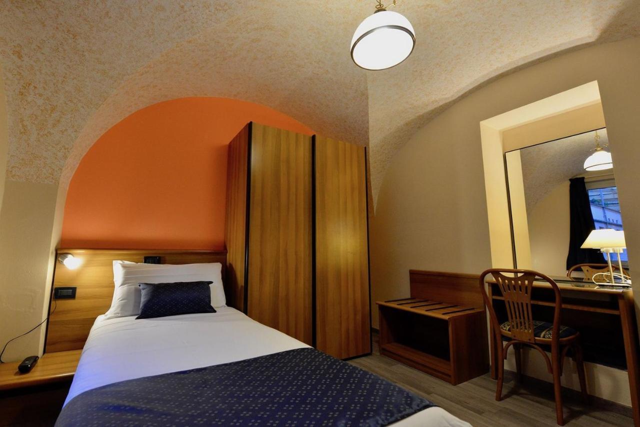 Hotel Europa Генуя Екстер'єр фото