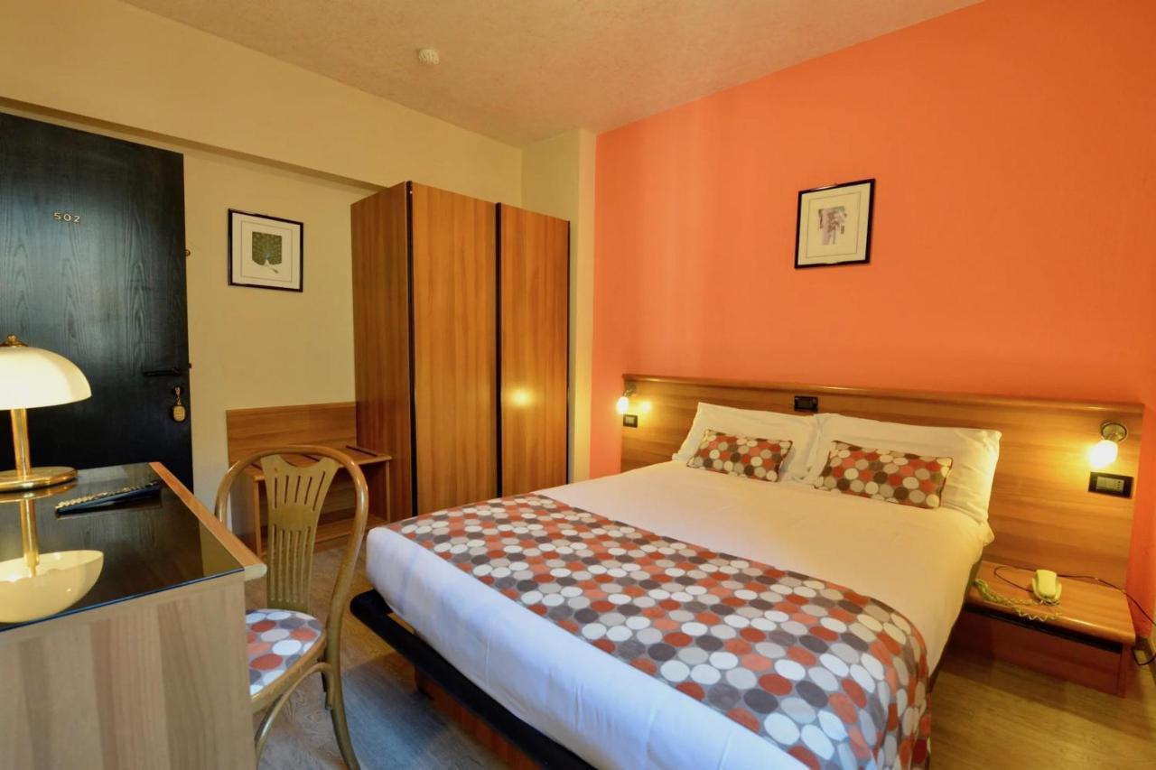 Hotel Europa Генуя Екстер'єр фото