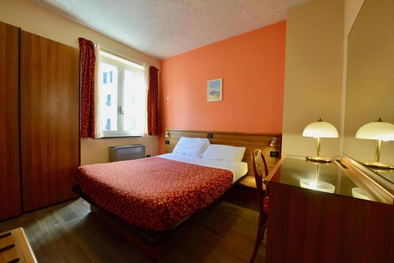 Hotel Europa Генуя Екстер'єр фото