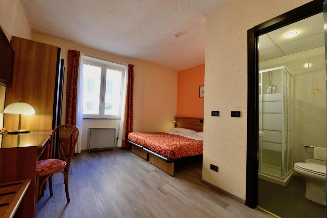 Hotel Europa Генуя Екстер'єр фото