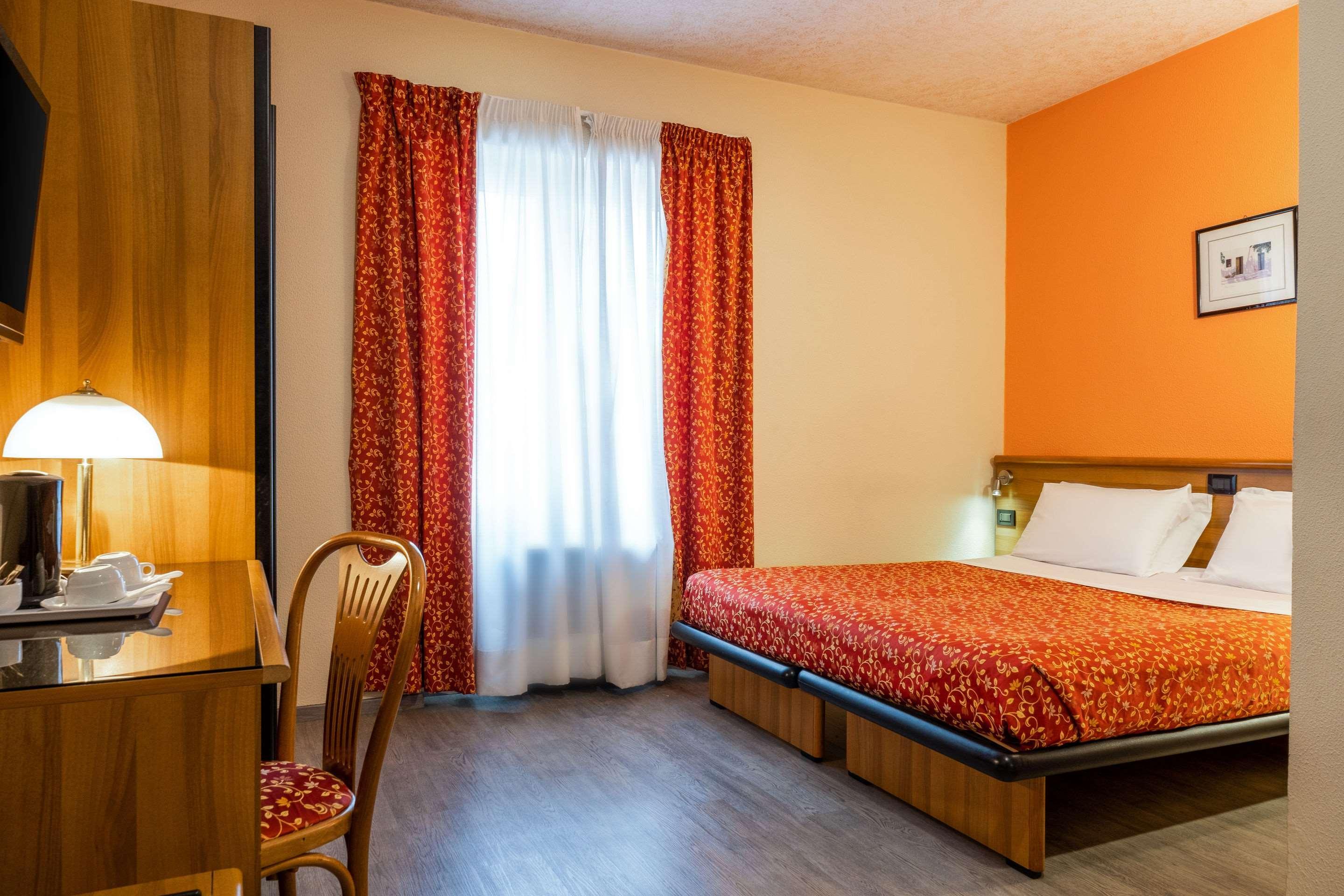 Hotel Europa Генуя Екстер'єр фото
