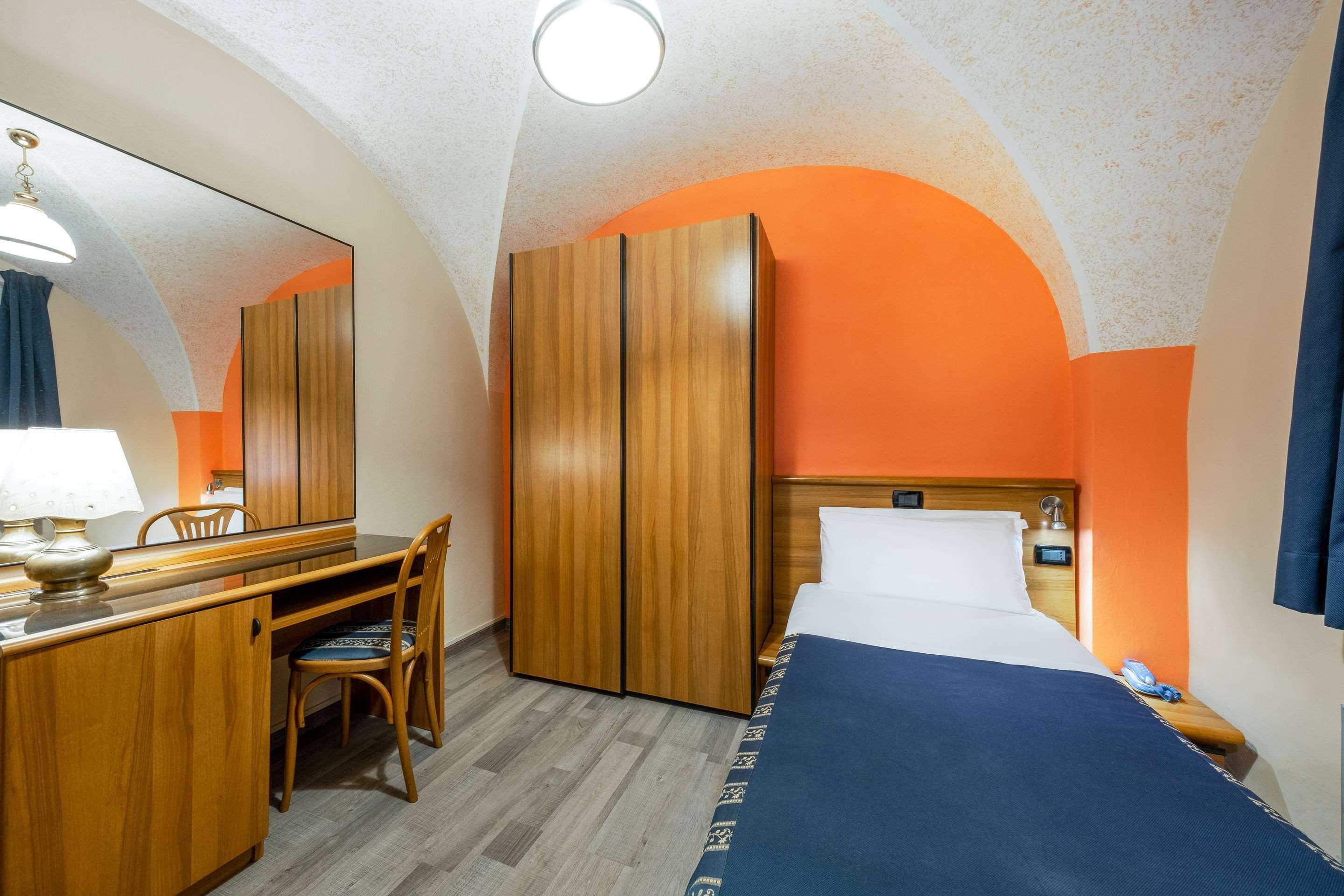 Hotel Europa Генуя Екстер'єр фото