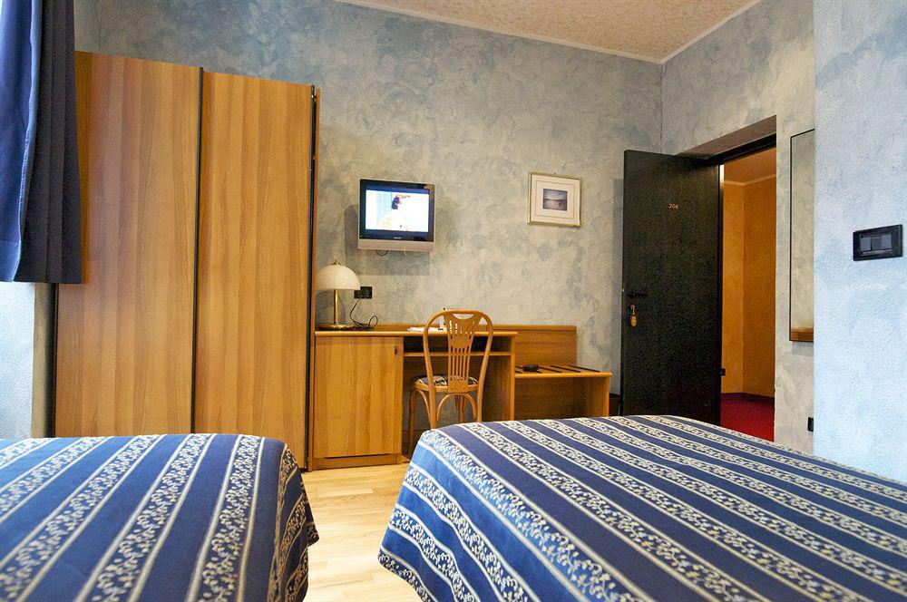 Hotel Europa Генуя Номер фото